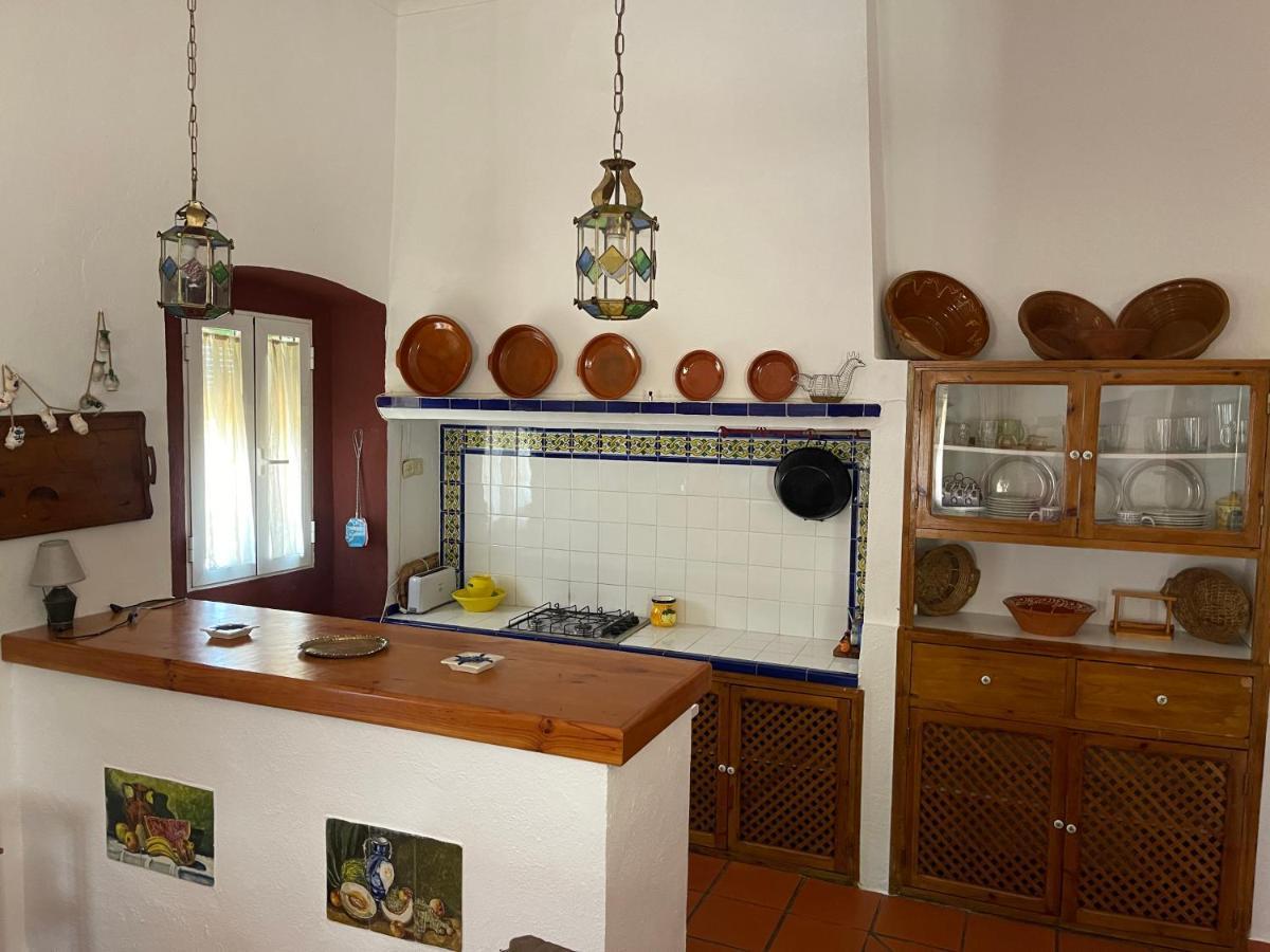 Hostal Huerta Galindo Alanís Exterior foto
